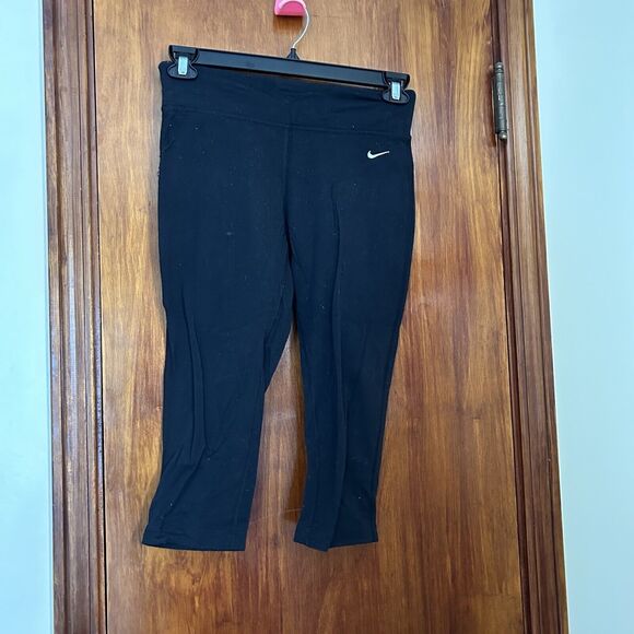 Nike Leggings Dri Fit Black Workout Cropped Capri Activewear Stretch Size Medium - Picture 1 of 10